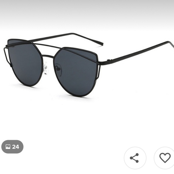 Accessories - 🆕️ NWT Womens Fashion Sunglasses